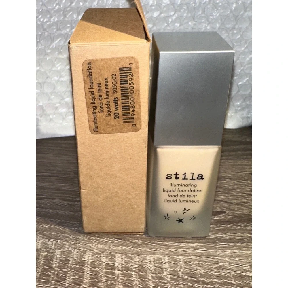 Stila Illuminating Liquid‎ Foundation 20 Watts 1oz Radiant Glow face coverage